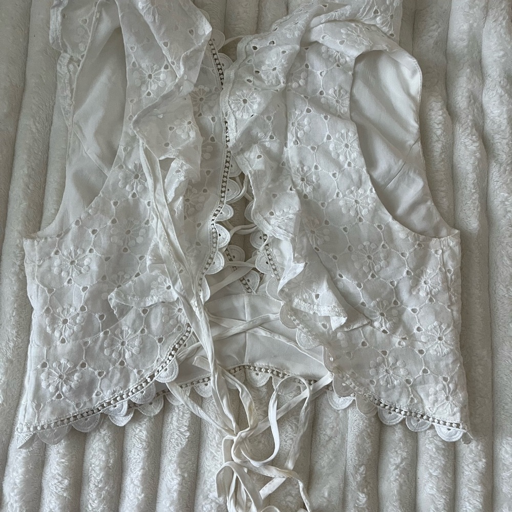 DO+BE White Eyelet Lace Blouse - Picture 4 of 7